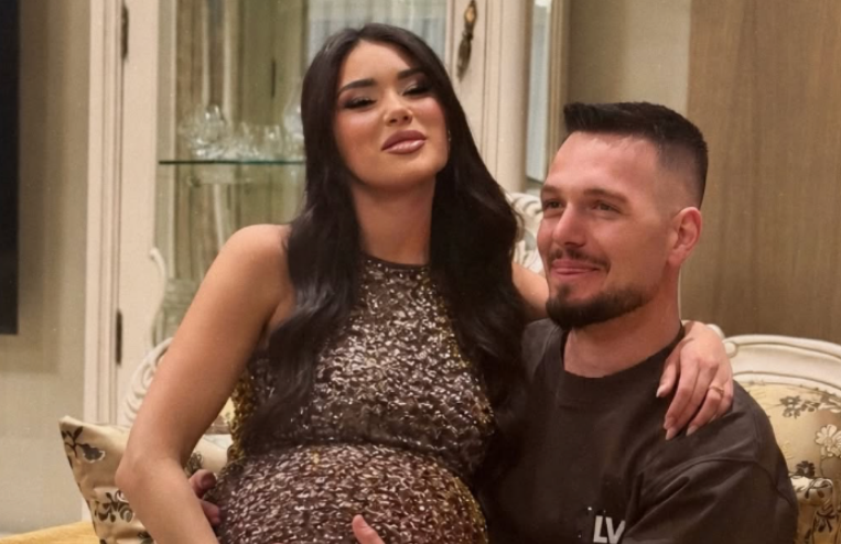 Greta Kazazi shkakton sensacion me foton e barkut të rrumbullakosur në rrjetet sociale 