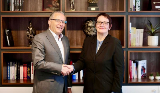 Aida Dërguti prezantohet në PDK