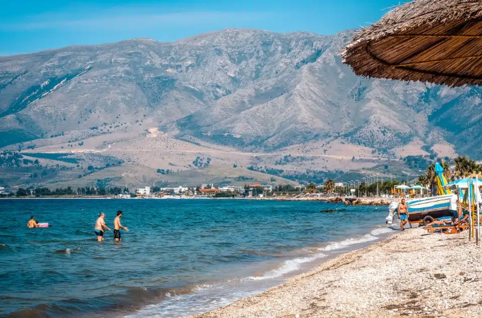Kryetarja e Vlorës  S ka më shezlongë 20 euro  maksimumi do të jetë kaq euro