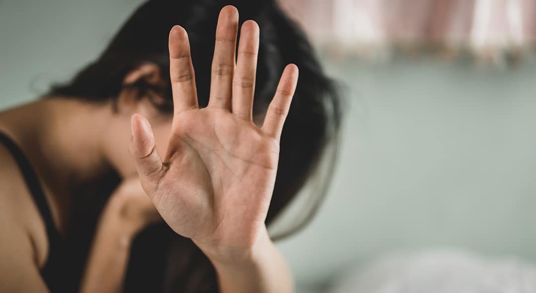 32 vjeçarja rrëmbehet dhe përdhunohet në GRUP për tre ditë  arratiset e zhveshur 