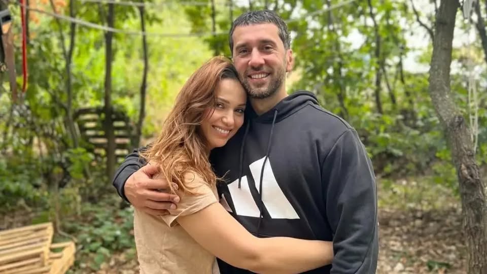 Adonisi dhe Teuta Krasniqi: Fundi i një lidhjeje të gjatë, çfarë dihet për dashurinë e re
