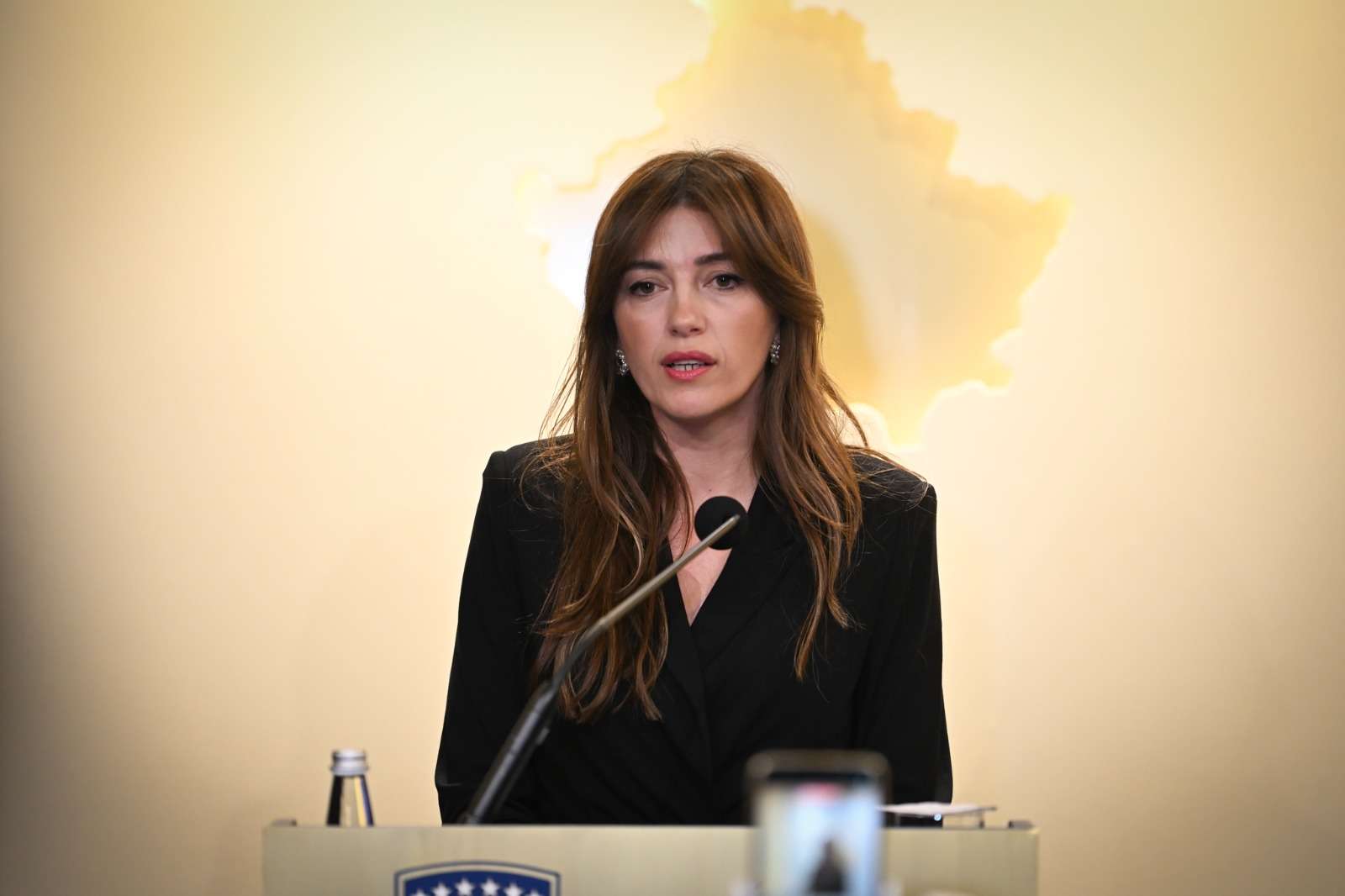 1 Maji  Haxhiu  Sot nderojmë ata që me mund e mbajnë familjen e Kosovën në këmbë