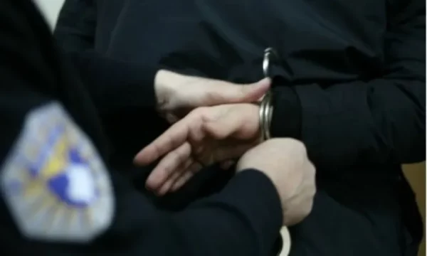 Arrestohet një person për kanosjen e gazetarit Berat Buzhala