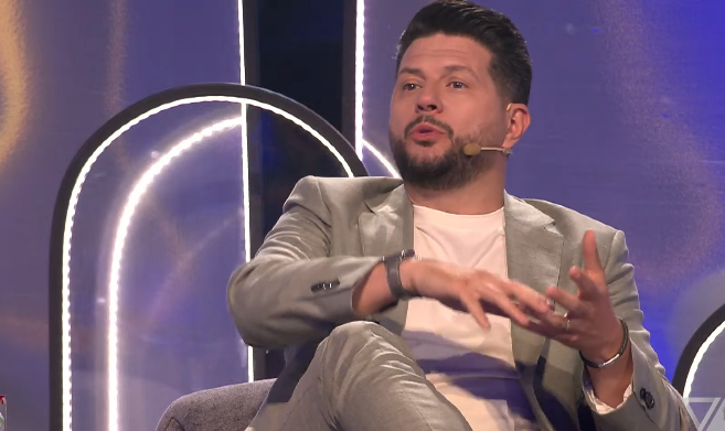 Ermal Mamaqi i inatosur pas fjalës së Fabjoles ndaj Arbana Osmanit: "25 vjet televizion e kam parë këtë!"
