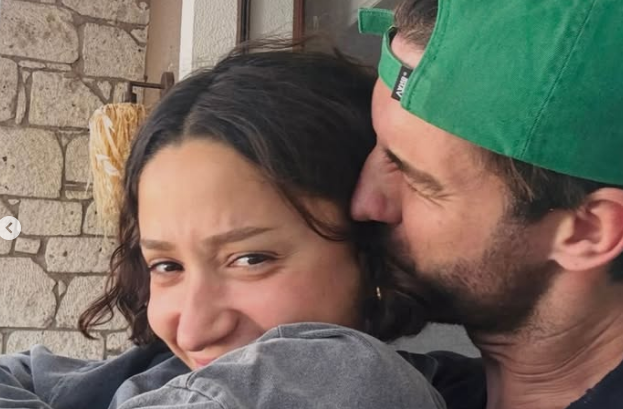 Fejohet këngëtarja e njohur Zeynep Bastık: Fund i beqarisë së gjatë me Serkay Tütüncü 