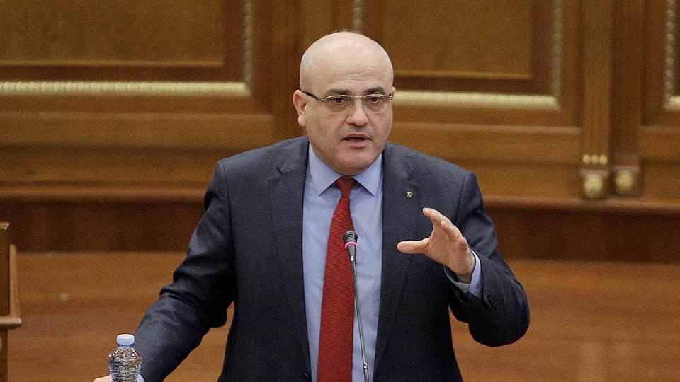  Jo 3 probleme më pak  por 100 mijë vota më pak   Haxhi Avdyli i përgjigjet Guxo