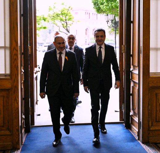 Kurti pritet nga kryeministri armen  diskutojnë për thellimin e bashkëpunimit