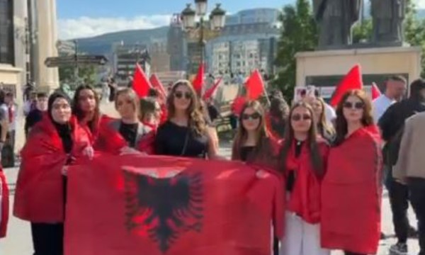 Protesta e studentëve në Shkup  nis grumbullimi i protestuesve