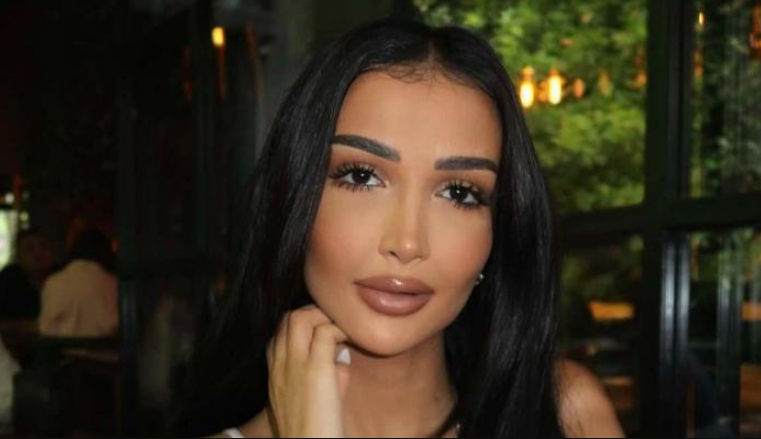 E veshur me të zeza  Xheneta Fetahu sensuale në paraqitjen e fundit
