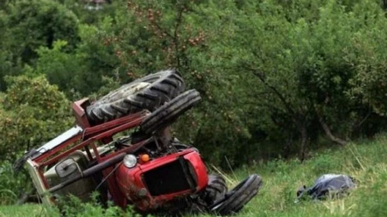 Rrokulliset me traktor  vdes një burrë në Kamenicë