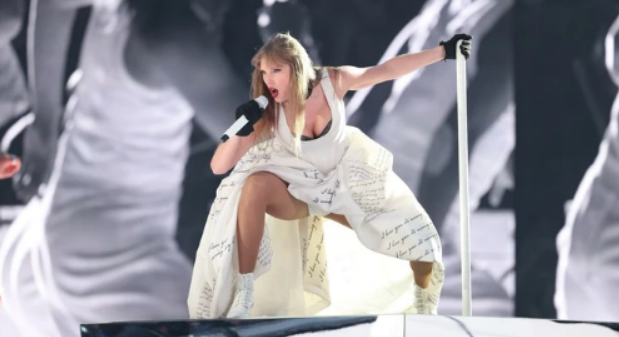 Taylor Swift shpallet muzikantja më e pasur në histori: Pasuria e saj arrin 2 miliardë dollarë 
