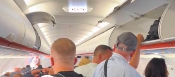 Fluturimi Prishtinë Berlin u anulua pas një uljeje emergjente  dyshohet se një shqiponjë goditi motorin e avionit