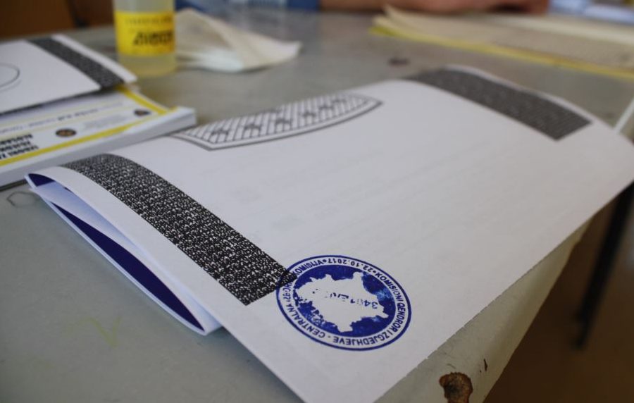 Këto janë disa nga fletëvotimet në veri ku u përdorën shenja  dyshohet se janë të kontrolluara