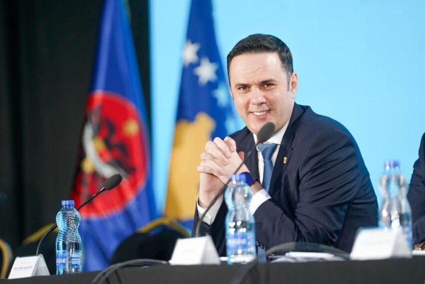  Si nuk u ngopën kurrë    reagon Abdixhiku pasi iu kërkua dorëheqja