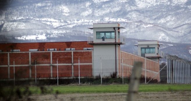 Arratiset i dënuari për vrasje nga burgu i Dubravës  u lirua për vikend dhe s u kthye më