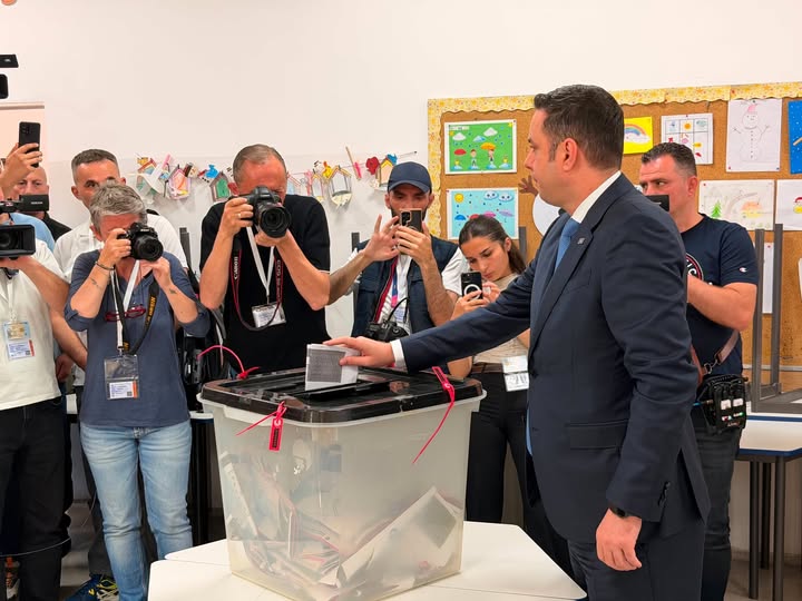 Voton kandidati i LDK së për kryeministër  Lumir Abdixhiku