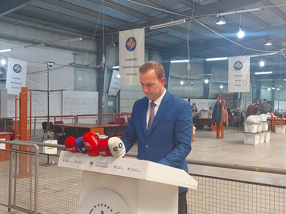 Elezi  Përfundon verifikimi dhe numërimi në 22 QKN  janë procesuar 71 65  e vendvotimeve