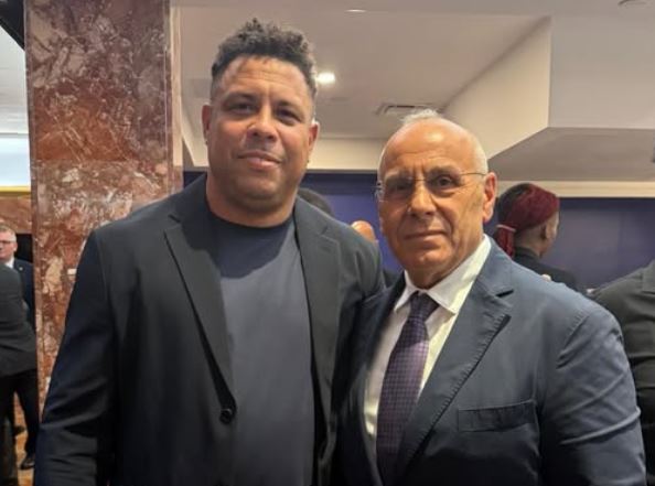 Ademi takon Ronaldon  kujton vizitën e brazilianit në Kosovë më 1999
