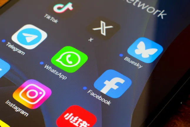 Facebook dhe Instagram bien për herë të dytë brenda 72 orëve