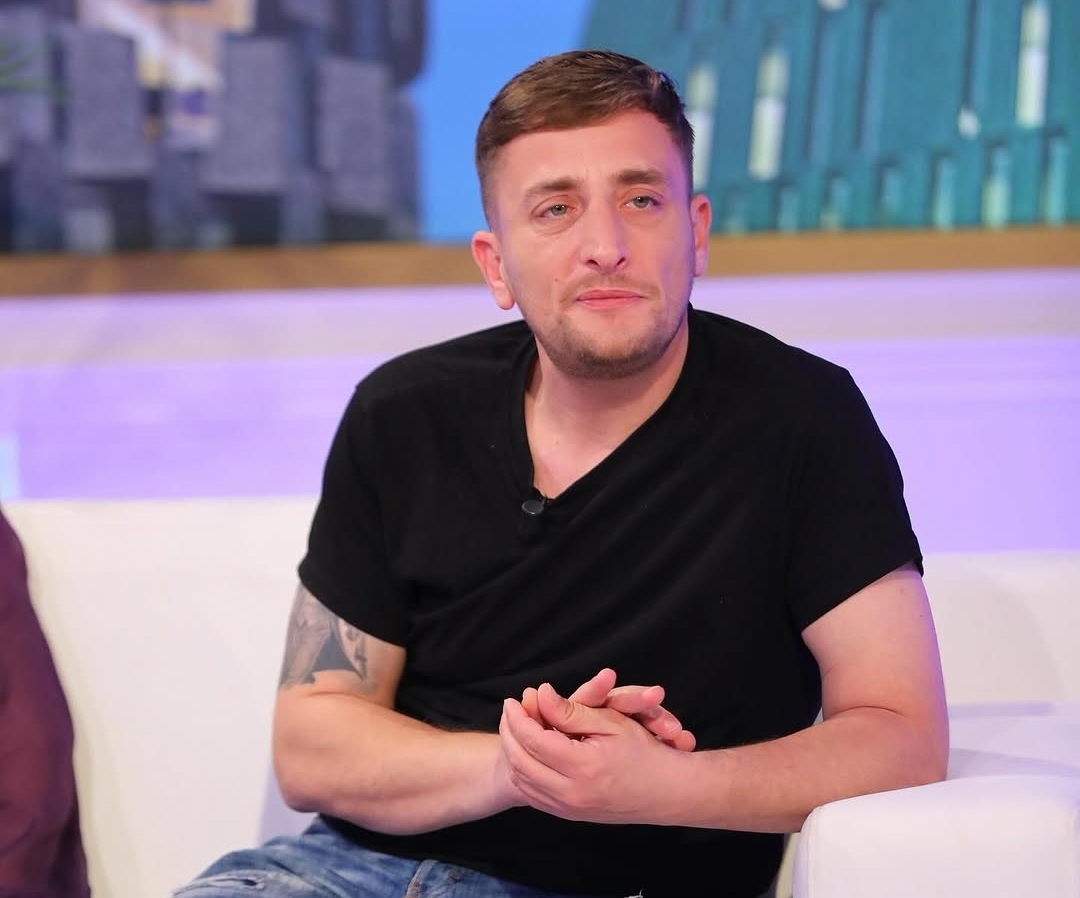 E dashura e Rez Veleshnjës zbuluar: Këto janë detajet e fshehta!
