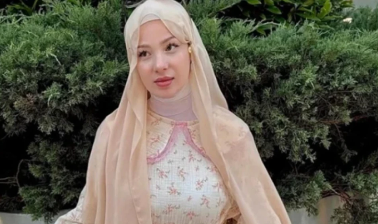 Shfaqi këmbët në një video  arrestohet influencerja me shami në Turqi