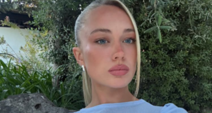 Më seksi se kurrë  modelja britanike  ngushëllon  futbollistin që u eliminua herët nga Botërori