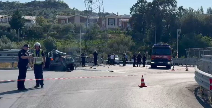 Aksidenti fatal te rrethrrotullimi i TEG ut  reagon policia  Një i vdekur dhe dy të plagosur  personat në betoniere ende të paidentifikuar