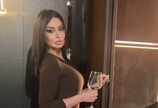 Zanfina Ismaili feston? Këngëtareja shfaqet me verë – Çfarë ndodh?
