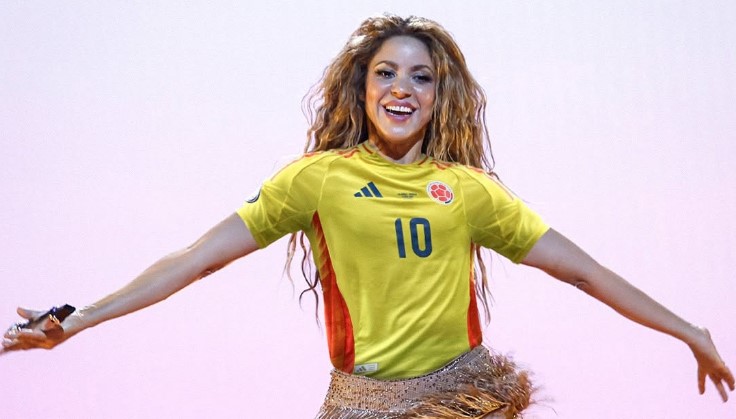 Shakira loton për Kolumbinë: Pse këngëtarja u ndërpre nga lotët e tifozëve?

