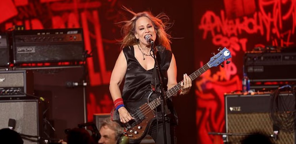 Jennifer Finch diagnostikohet me kancer në tru: Lufta e re e ikonës së muzikës 