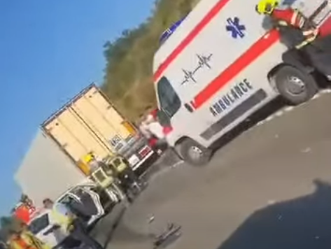 Aksident i rëndë në autostradën  Ibrahim Rugova   përplasen kamioni dhe vetura