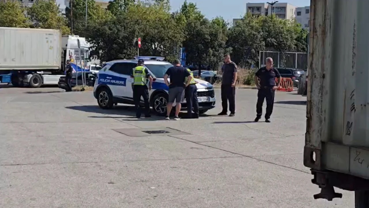 Raportohet se ka vdekur kamionisti nga Kosova që u aksidentua në Portin e Durrësit
