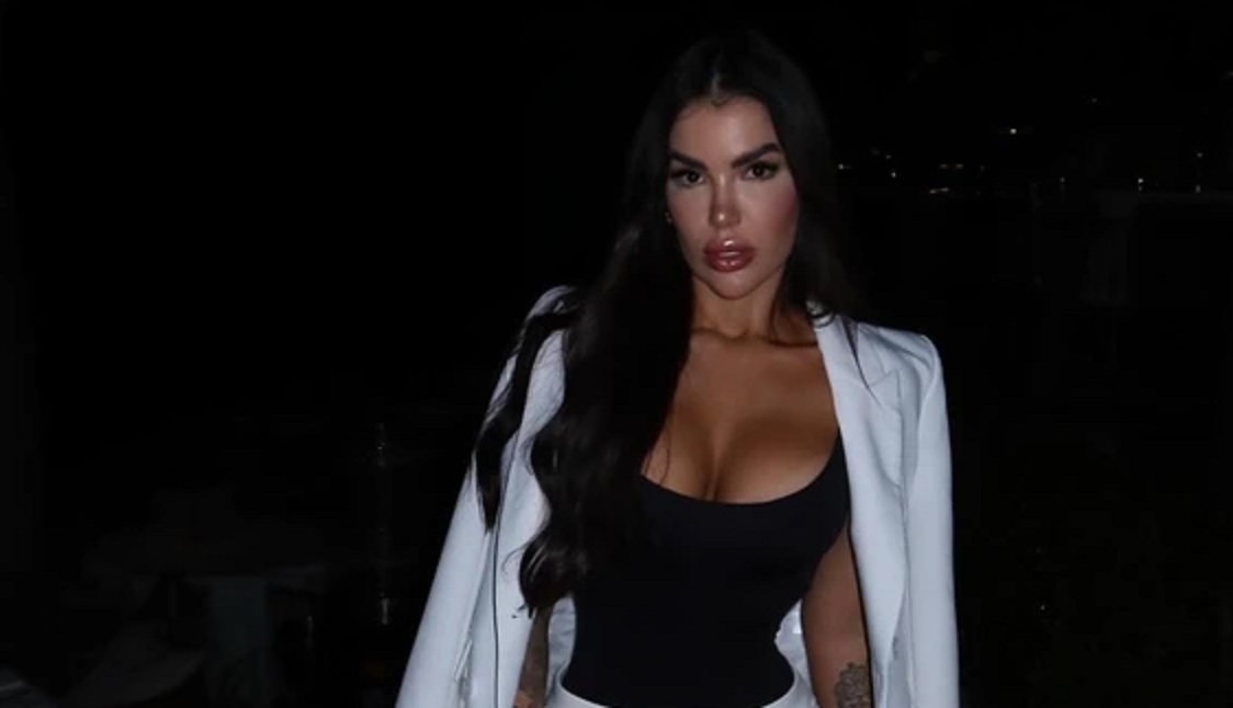 influencuerja-humb-jeten-pasi-ra-nga-kati-i-27-te-i-nje-ndertese-ne-dubai