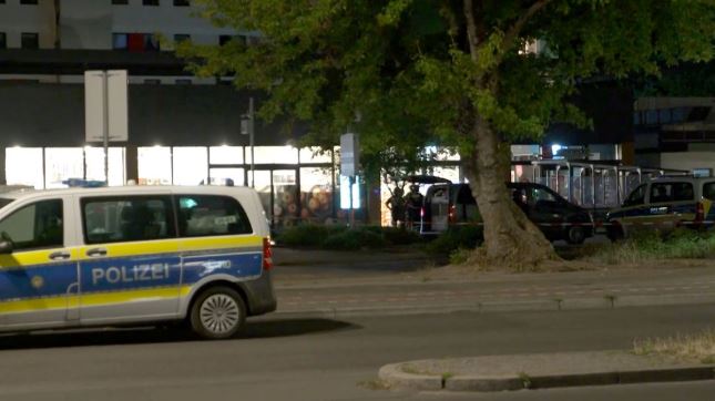 drama-ne-supermarketin-e-berlinit-arketarja-mbahet-peng-per-11-ore-policia-nderhyn-dhe-arreston-autorin
