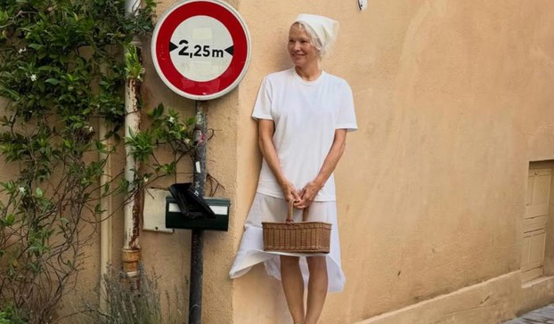 Pamela Anderson festoi ditëlindjen e saj të 59 të në Saint Tropez