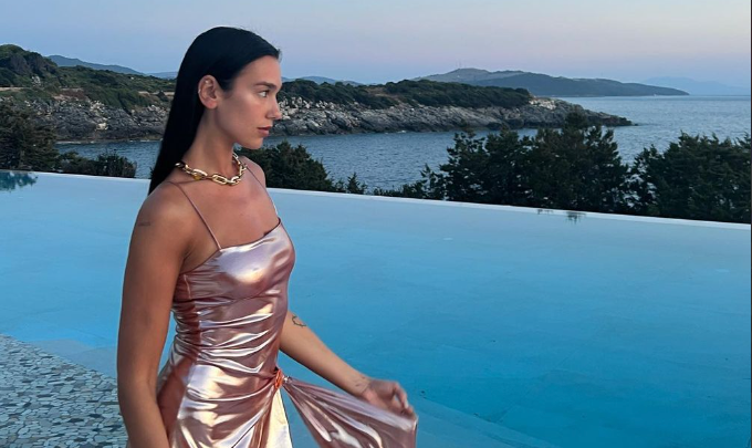Rastësi  Dua Lipa heq fotot nga vila në jugun e Shqipërisë