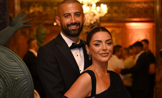 Fifi dhe Adisi shkëlqejnë në të zeza  eleganca të lë pa fjalë