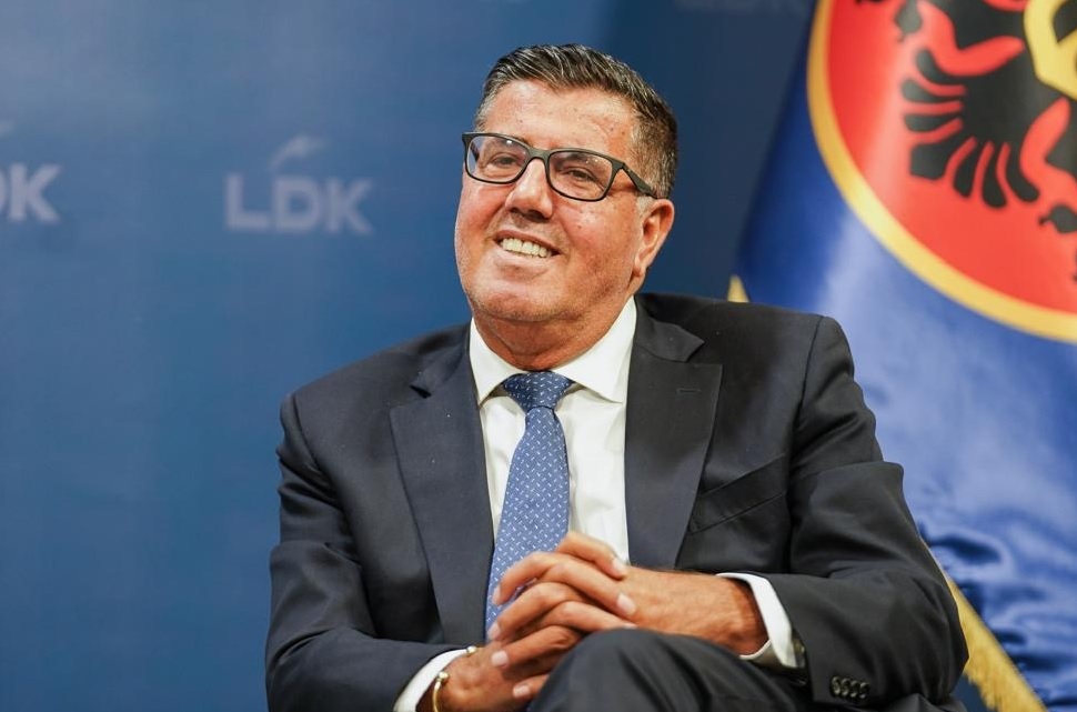 Nënshkrimet për shkarkimin e Abdixhikut  Çka deklaroi Haziri para selisë së LDK së 