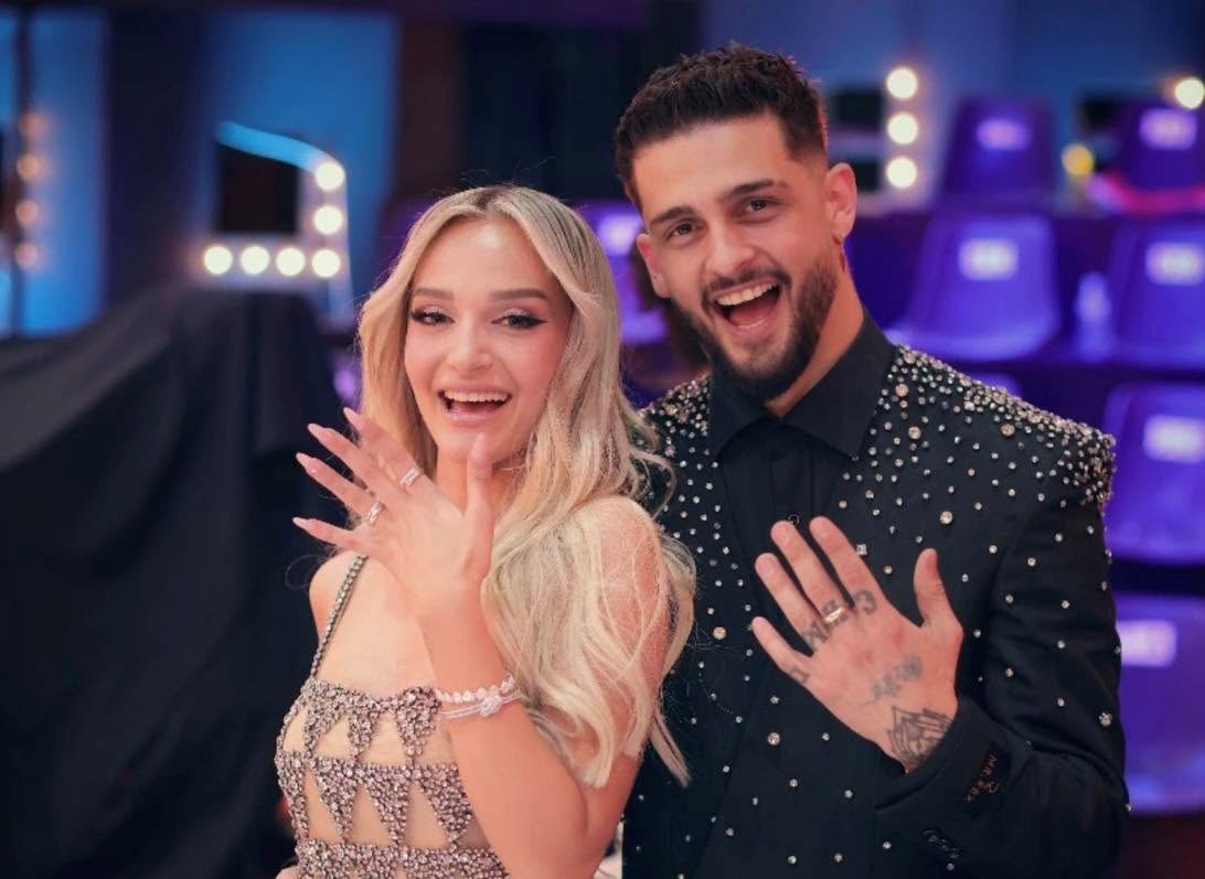 Selin dhe Gimbo në super formë  çifti mahnit me pozën nga lifti