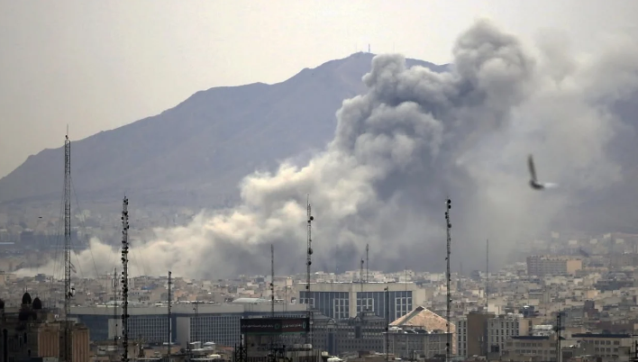 Lufta SHBA Iran hyn në një fazë të re  raketat amerikane godasin Teheranin