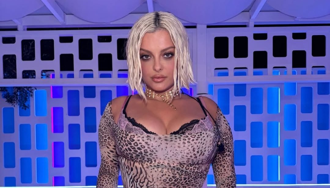 Bebe në Maltë  ekspozon trupin