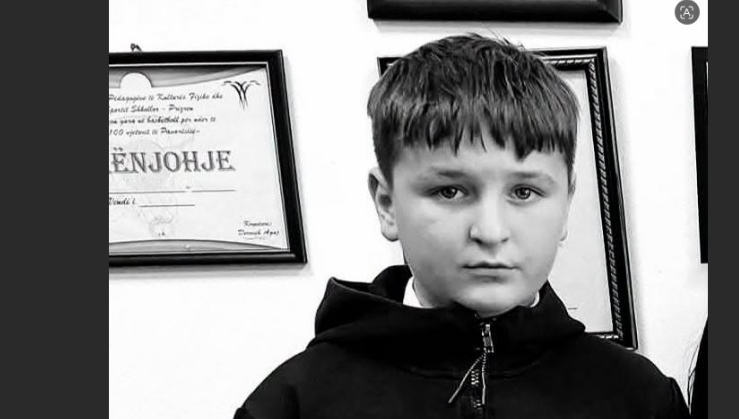 Mes dhimbjes dhe lotëve   Shkolla e Prizrenit i jep lamtumirën 14 vjeçarit Omer Purova