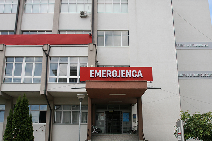 Dy vdekje dhe 929 shërbime emergjente gjatë vikendit të fundit në Qendrën Emergjente të QKUK së