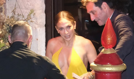 Jennifer Lopez dhe Oskari shfaqen në Venecia: Një mbrëmje e fshehur e yllit global
