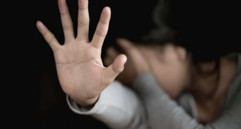 E mitura ikën te babai  vjehrra dyshohet se e rrahu   partneri 17 vjeçar e kërcënoi familjen