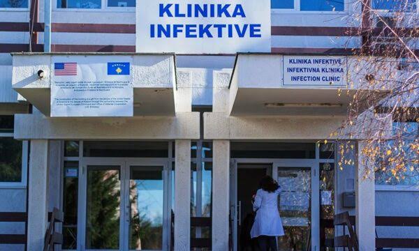 Lajmi i fundit  Një paciente me malarie shtrohet në QKUK