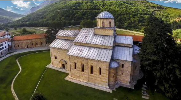 KFOR nis integrimin gradual të Policisë së Kosovës në arkitekturën e sigurisë në Manastirin e Deçanit