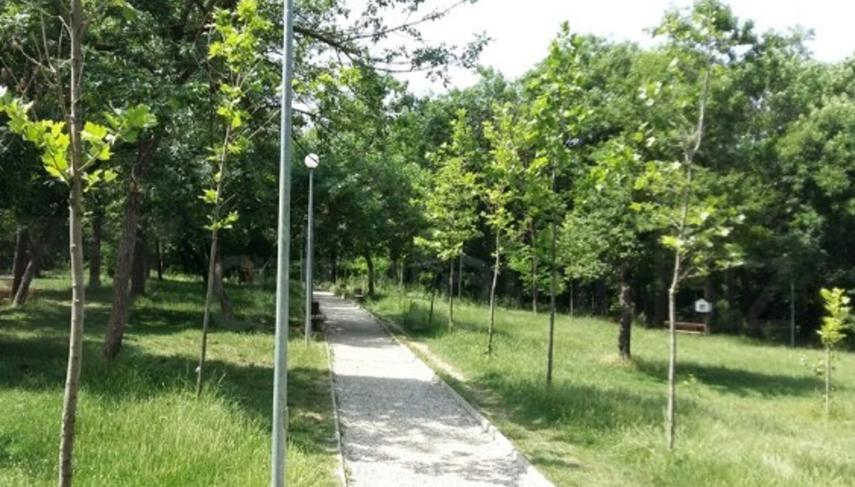 Sulmohet seksualisht një burrë në Prishtinë  viktima rrëfen si ka ndodhur rasti në  Parkun e Arbërisë    bën apel për kujdes