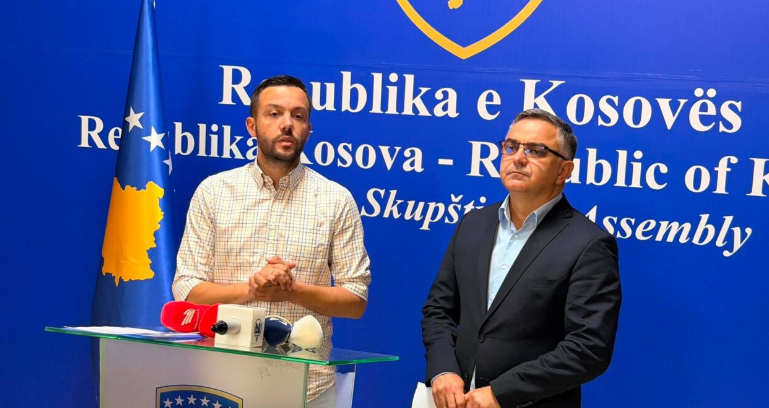 PDK dhe Aleanca i bëjnë thirrje Deharit  Seanca të mbahet nesër në 11 00