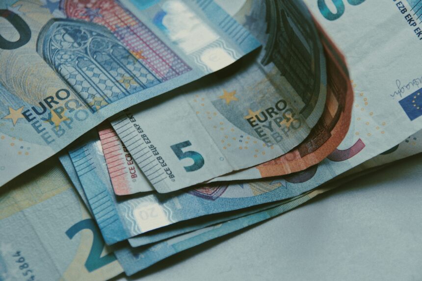 Ku i mbani paratë në shtëpi  Ky detaj mund të ndikojë në fatin financiar